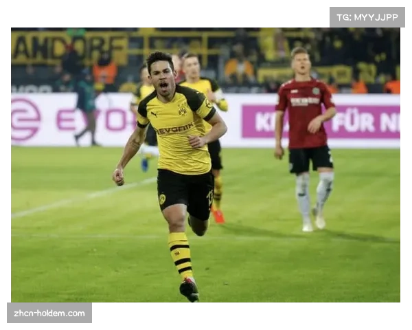 速报：勒沃库森2-0轻取奥格斯堡，继续以不败战绩领跑积分榜